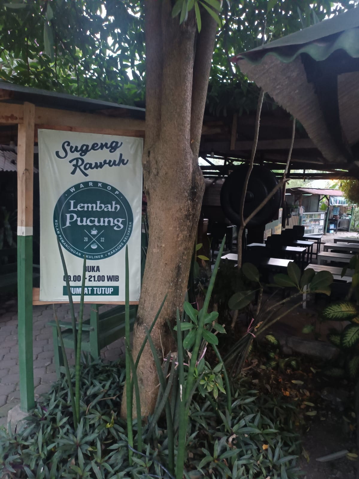 Suasana Pemancingan Lembah Pucung Kediri